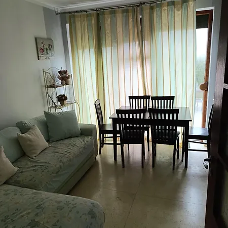 Family Lalov Egrek 3* לוזנטס