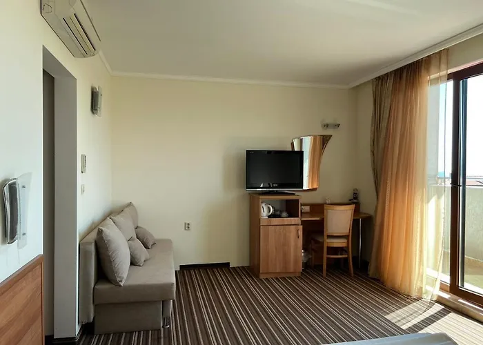 Family Lalov Egrek ロゼネッツ